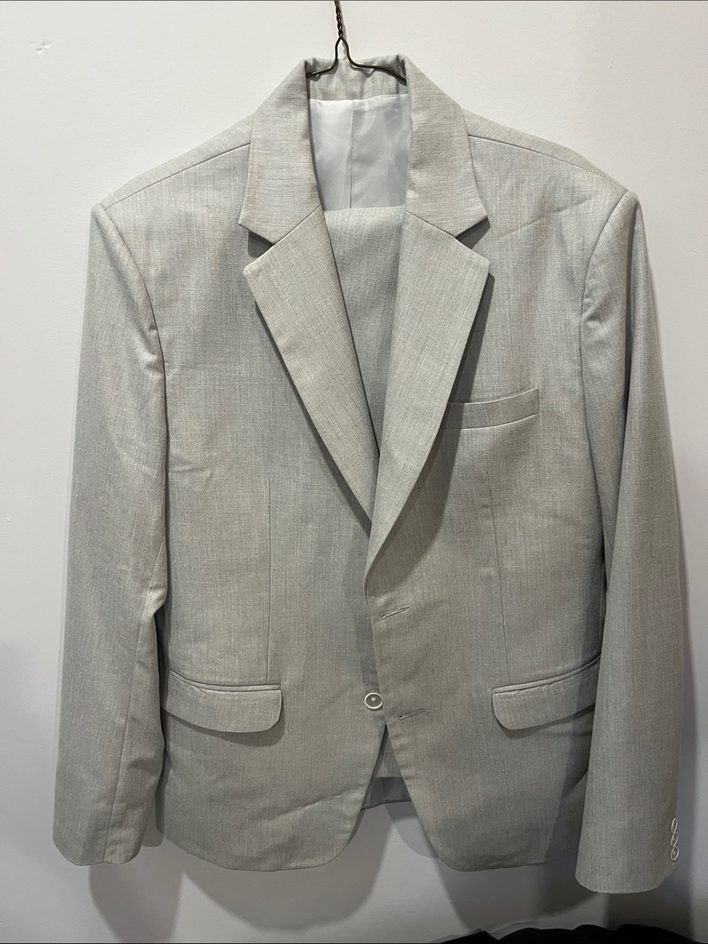 Men's Light Gray Single-Breasted suit (jacket and pants)